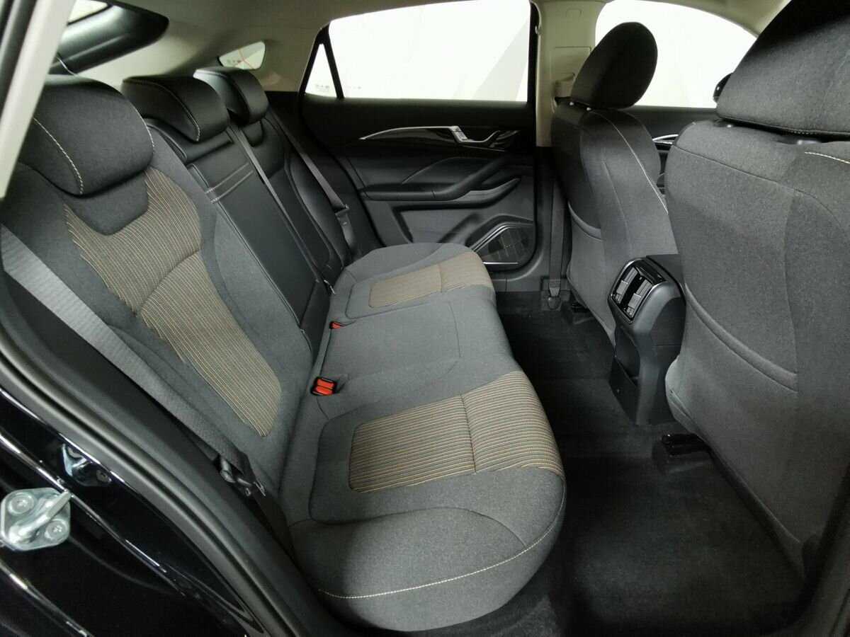 Купить FAW Bestune B70, 2023, 90 км, фото №12