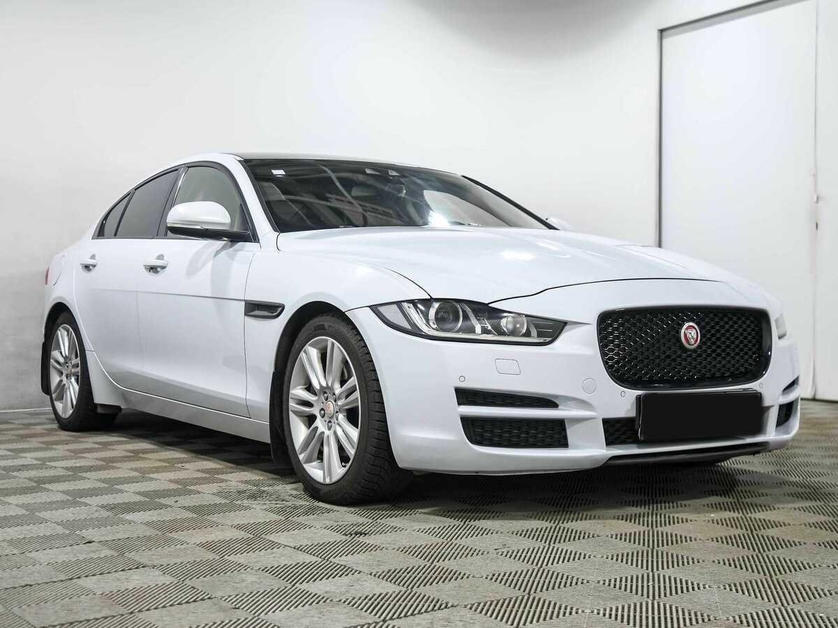 Jaguar XE