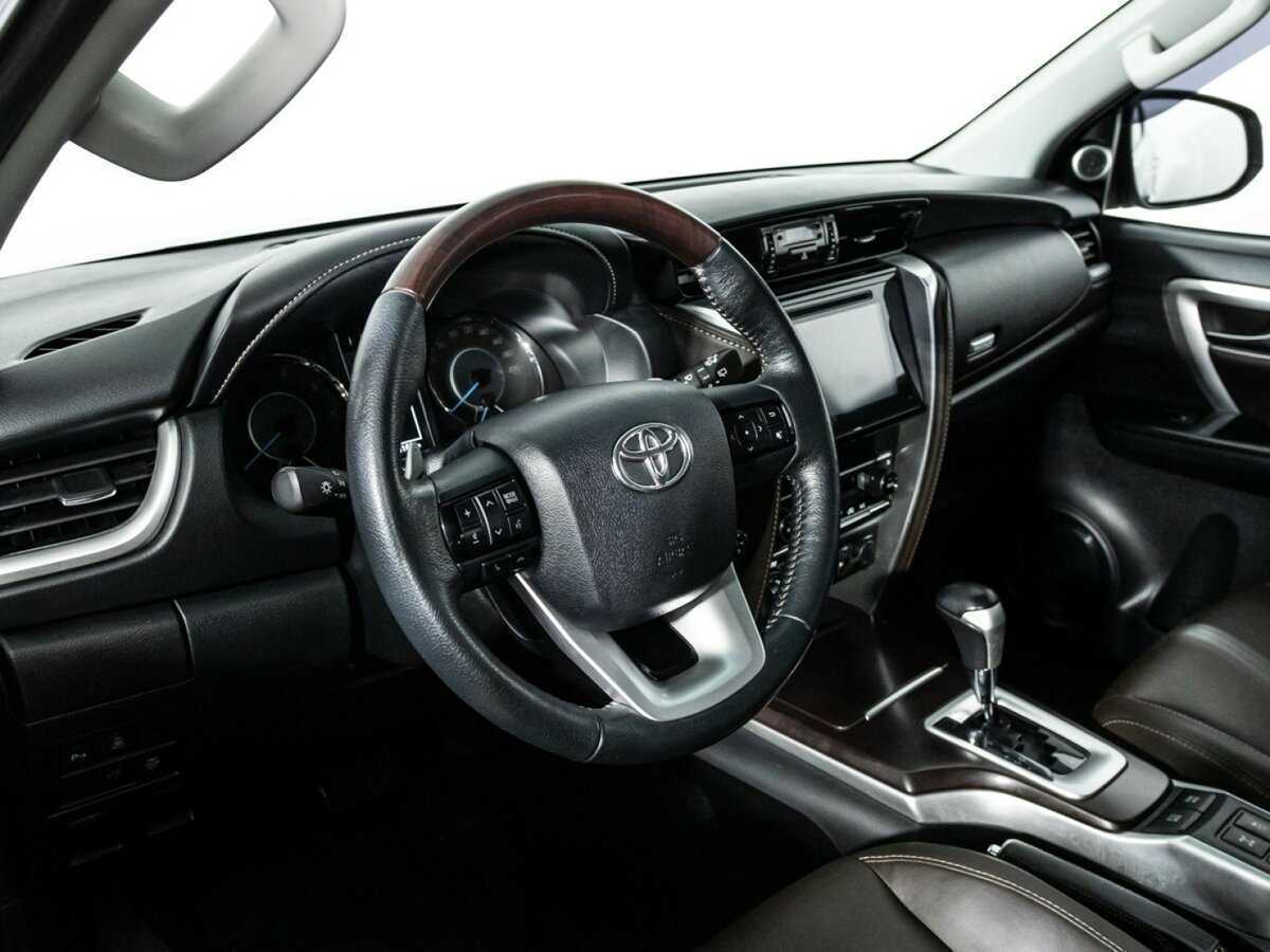 Купить Toyota Fortuner, 2017, 75 000 км, фото №11