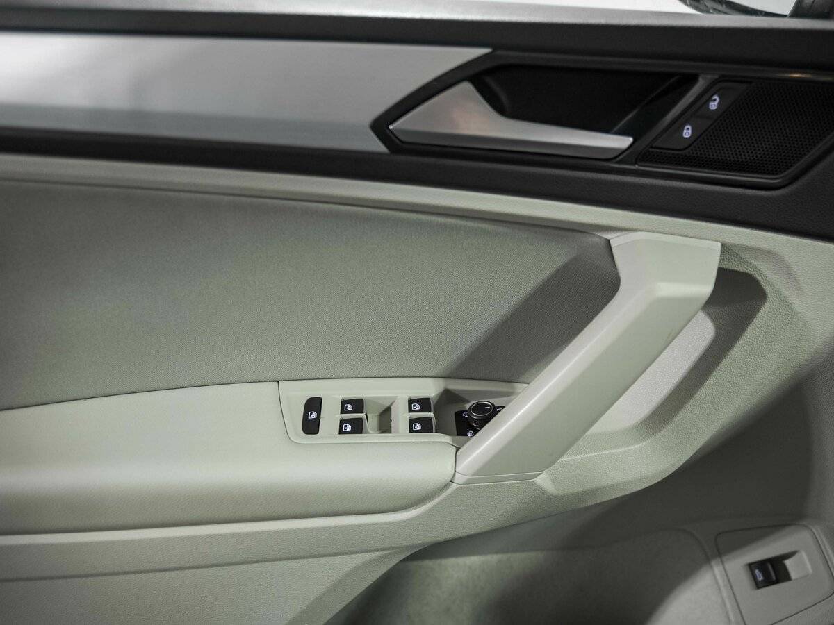 Купить Volkswagen Tiguan, 2017, 152 847 км, фото №12