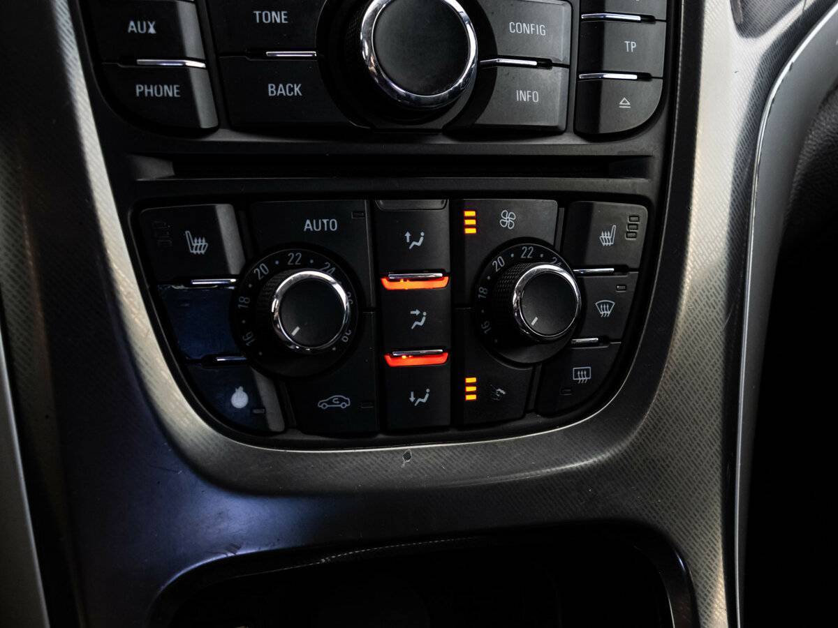 Купить Opel Astra, 2011, 153 174 км, фото №12