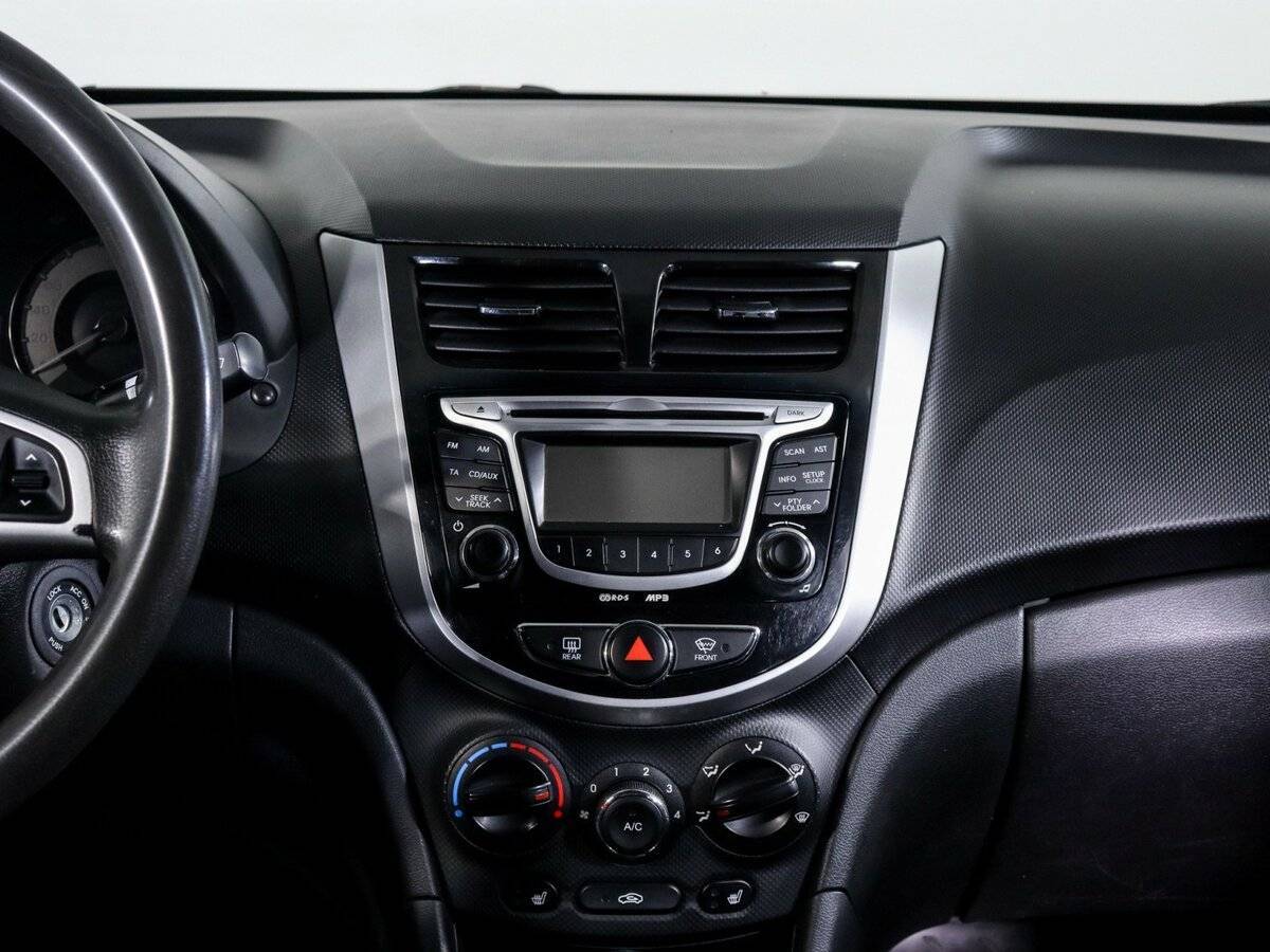 Купить Hyundai Solaris, 2011, 317 869 км, фото №11