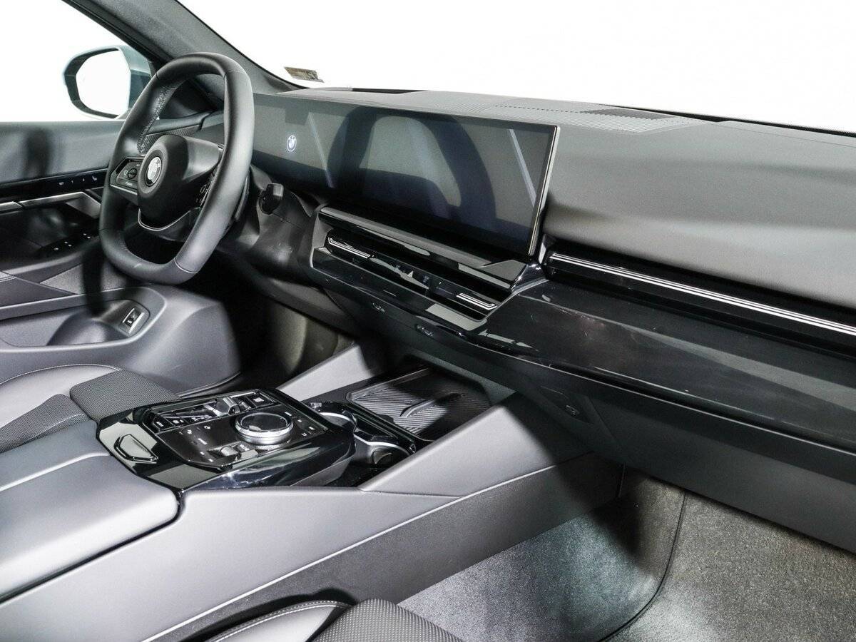 Купить BMW 5 серии 530i xDrive, 2023, 343 км, фото №9