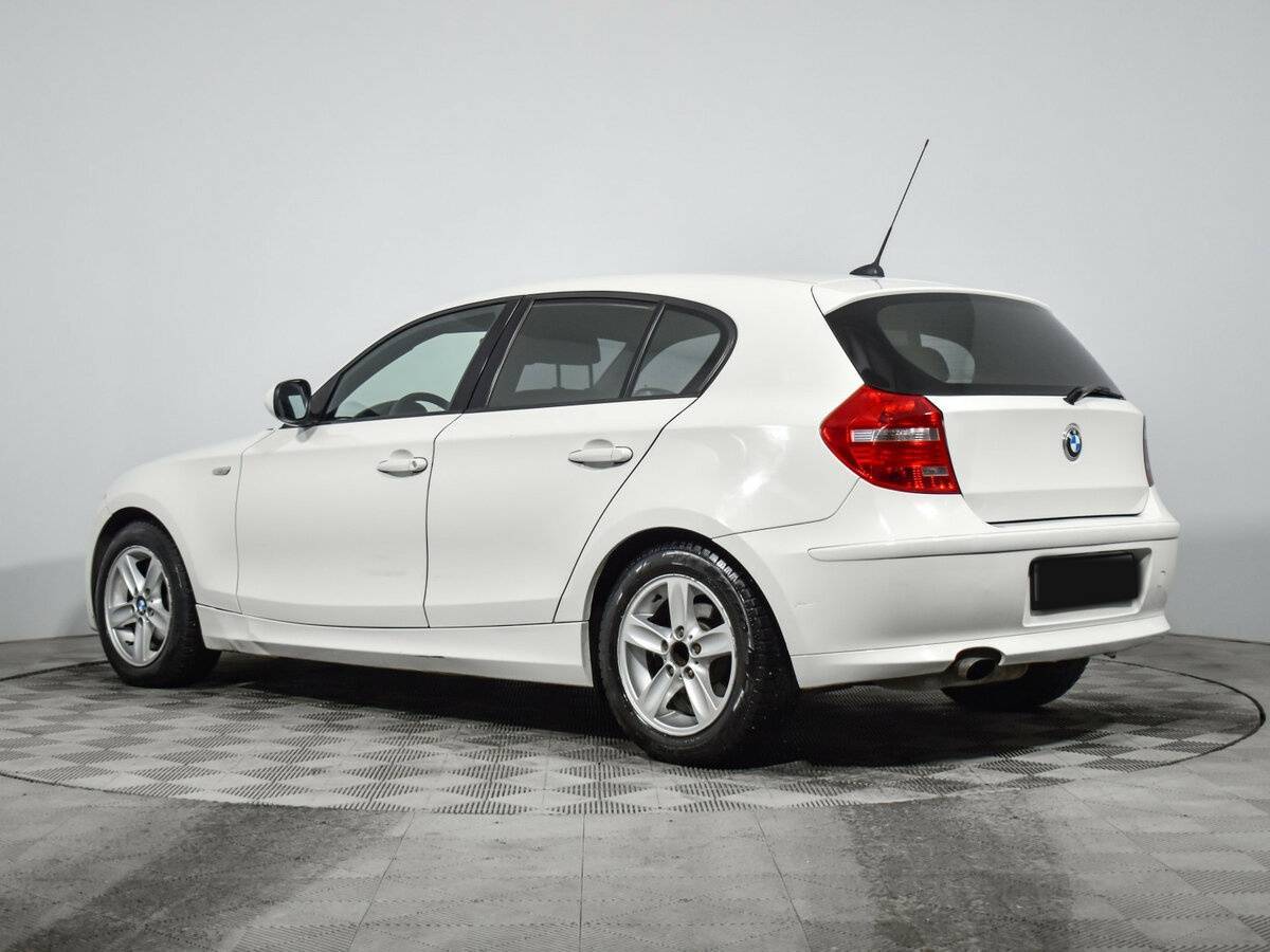 Купить BMW 1 серии 116i, 2010, 216 127 км, фото №7