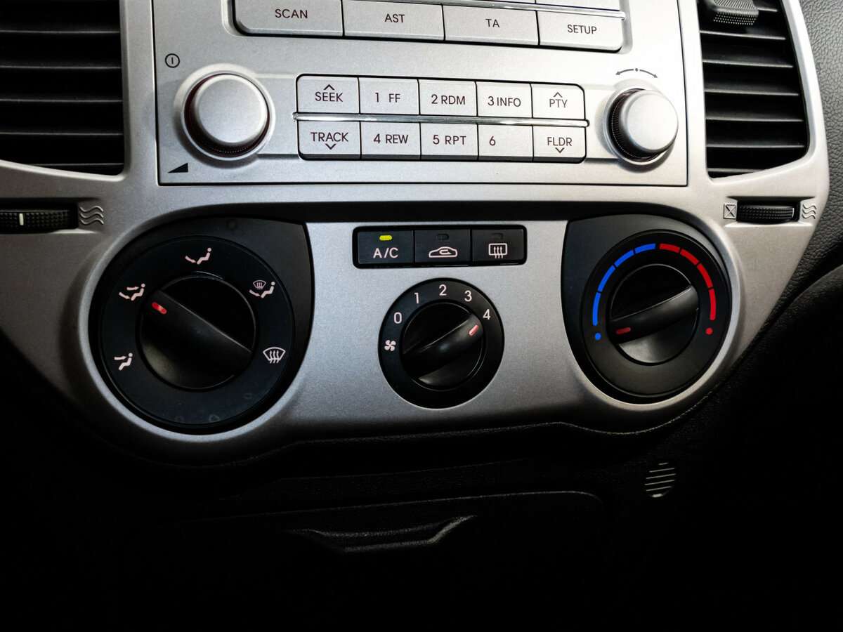 Купить Hyundai i20, 2010, 75 000 км, фото №13