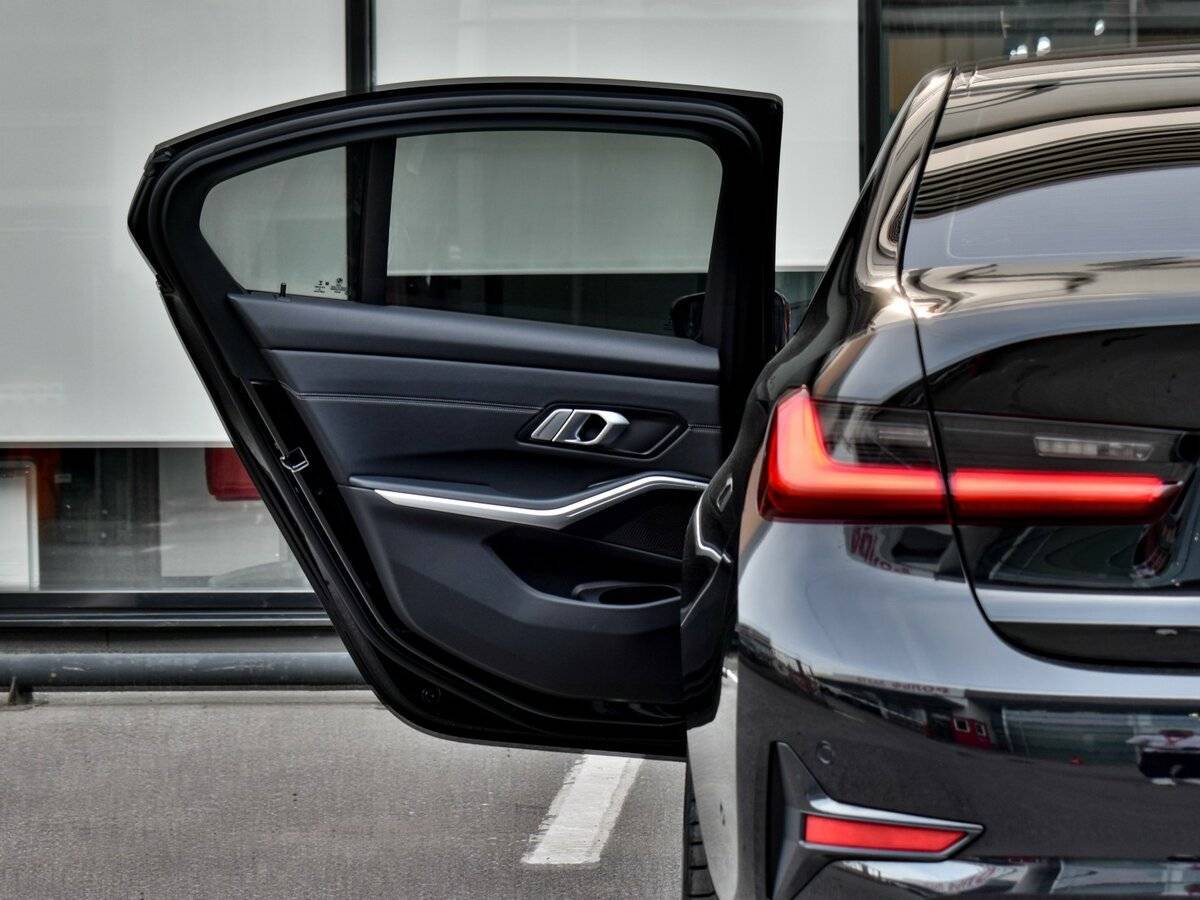 Купить BMW 3 серии 318d, 2020, 84 000 км, фото №15