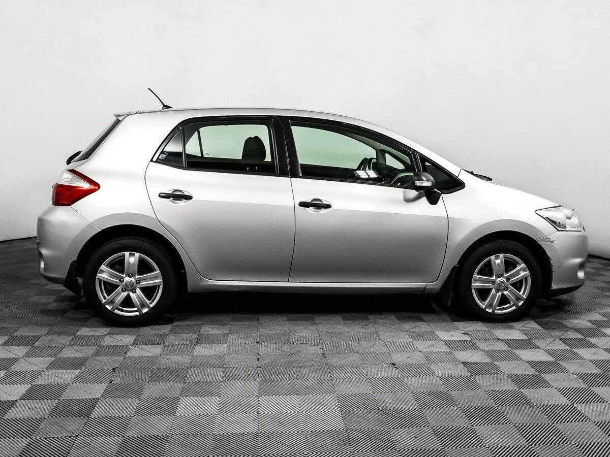 Купить Toyota Auris, 2011, 84 202 км, фото №4