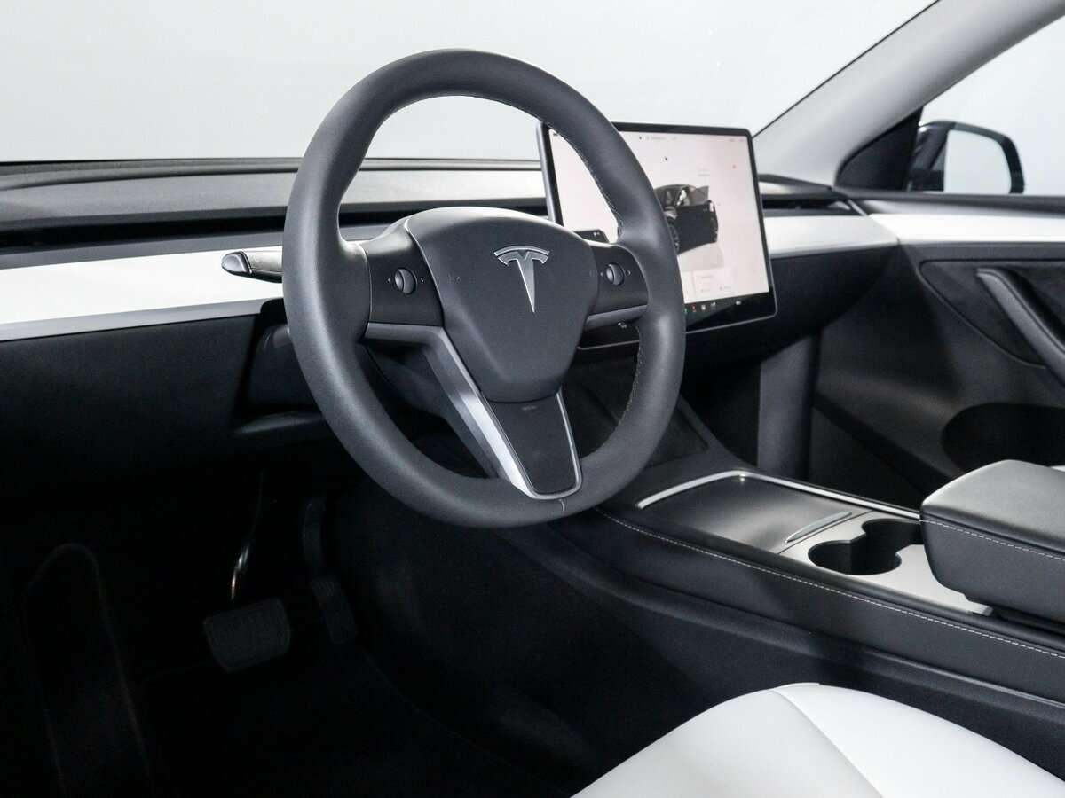 Купить Tesla Model Y Long Range, 2022, 44 309 км, фото №13