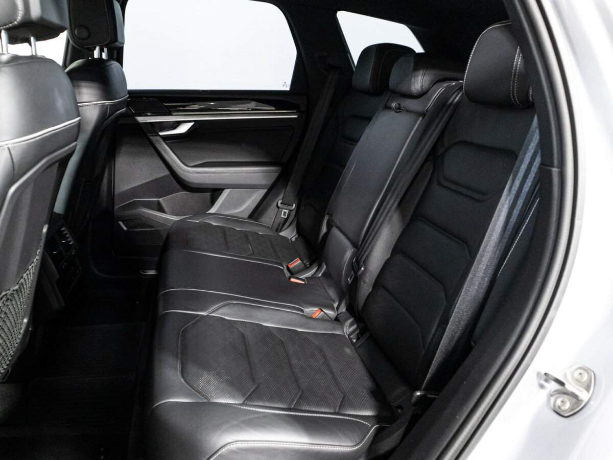 Купить Volkswagen Touareg, 2018, 142 477 км, фото №10