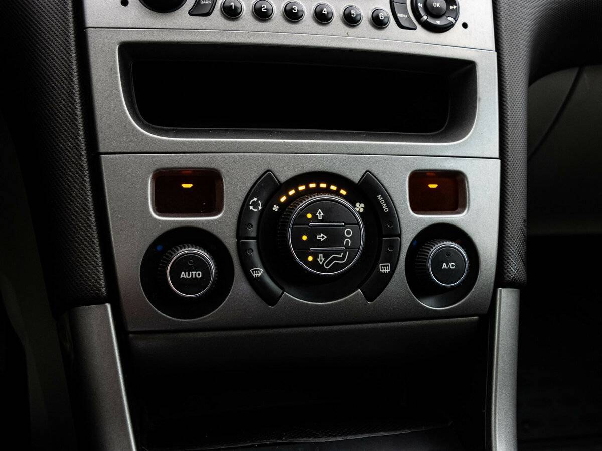 Купить Peugeot 308, 2008, 135 536 км, фото №12