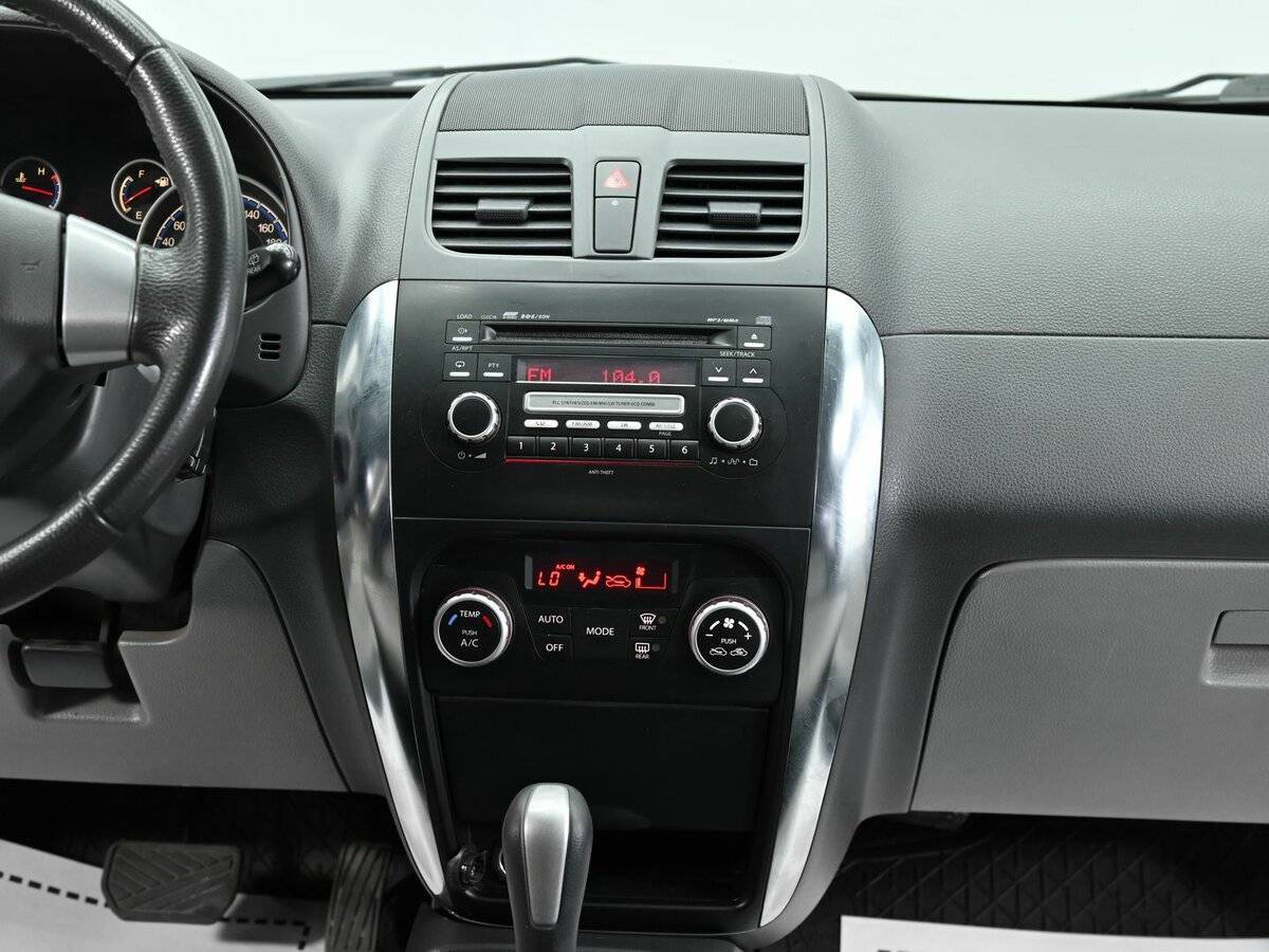 Купить Suzuki SX4, 2011, 167 000 км, фото №9