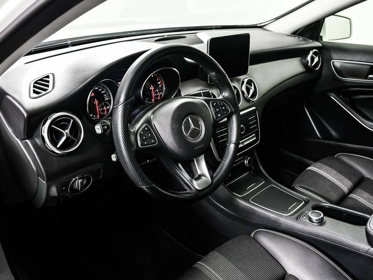 Купить Mercedes-Benz GLA 200, 2019, 94 360 км, фото №13