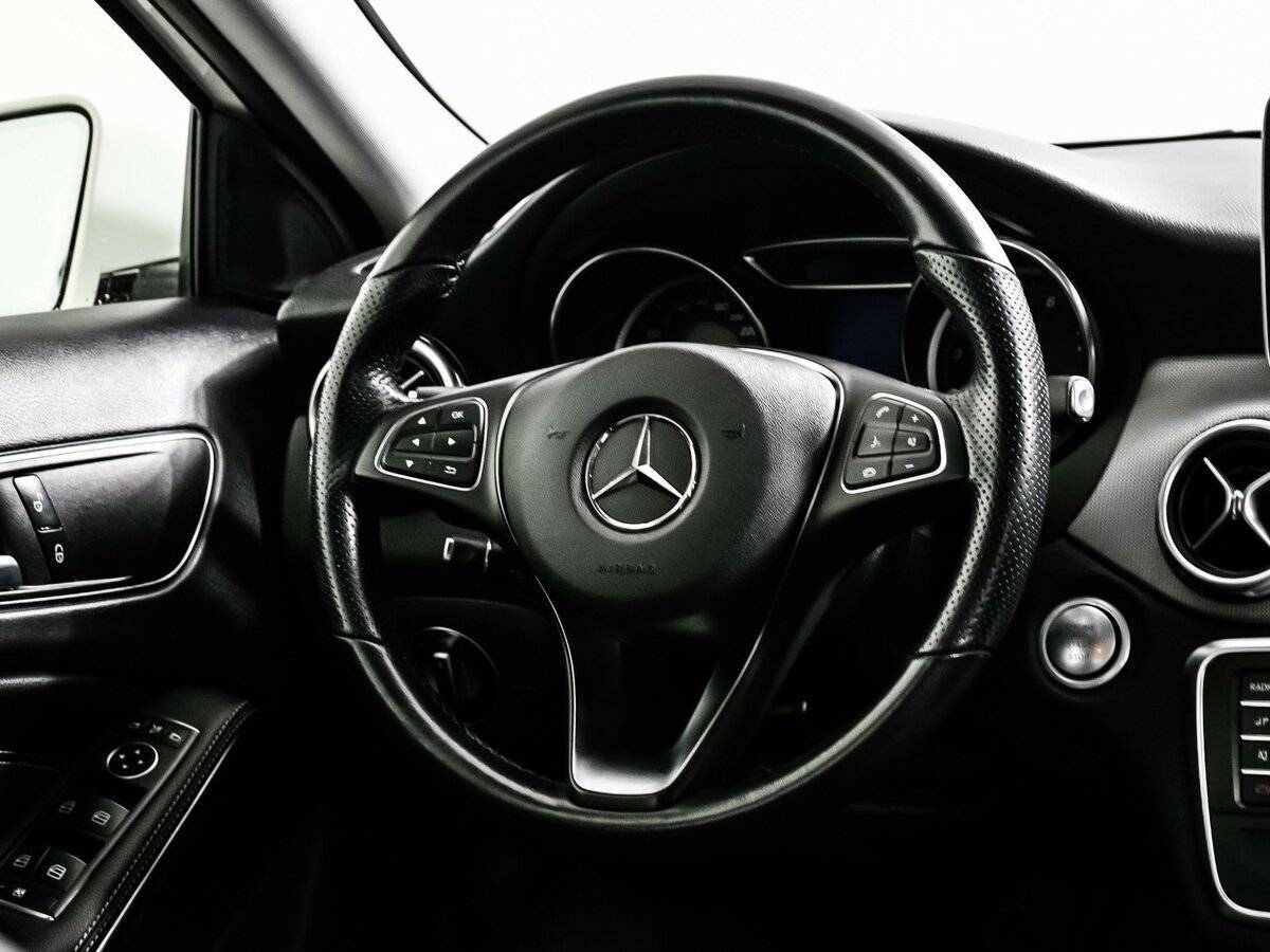 Купить Mercedes-Benz GLA 200, 2019, 94 360 км, фото №16