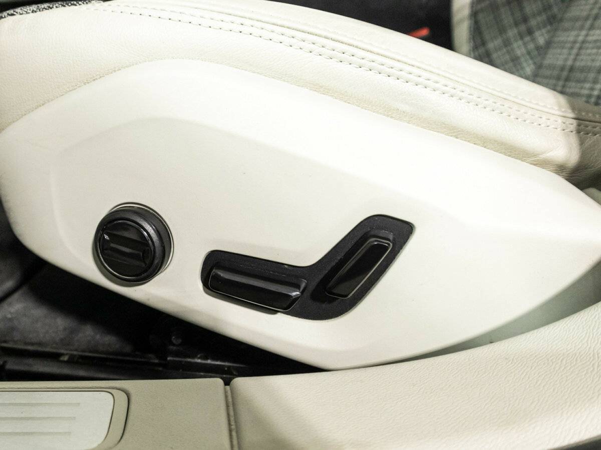 Купить Volvo V60 Cross Country, 2020, 47 465 км, фото №17