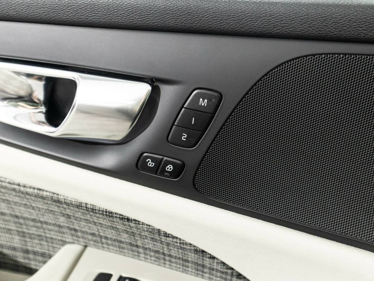 Купить Volvo V60 Cross Country, 2020, 47 465 км, фото №18