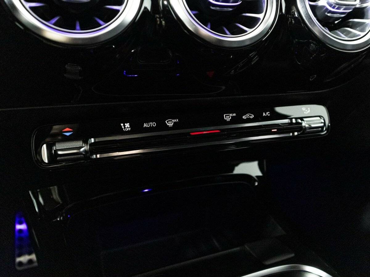 Купить Mercedes-Benz A-Класс 200, 2018, 80 053 км, фото №16