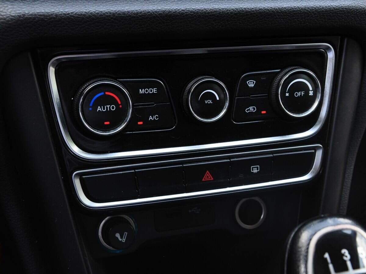 Купить Chery Tiggo 3, 2017, 115 000 км, фото №27