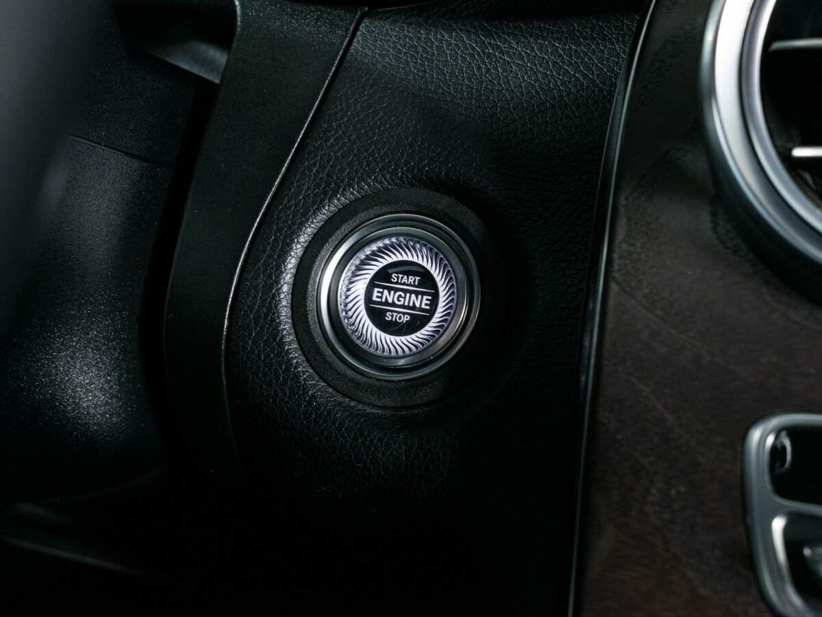 Купить Mercedes-Benz GLC 300 d, 2020, 53 500 км, фото №16