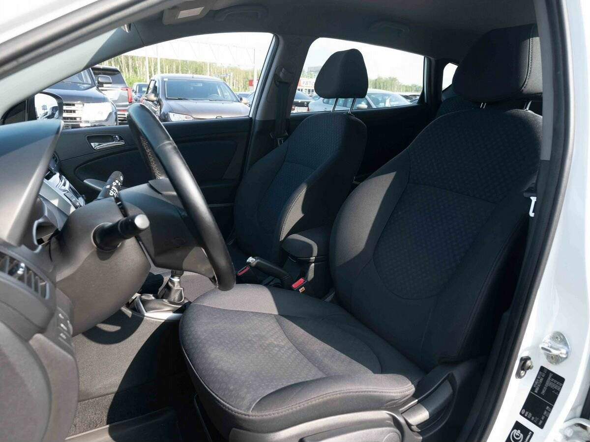 Купить Hyundai Solaris, 2014, 196 910 км, фото №9