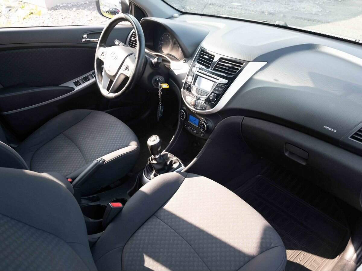 Купить Hyundai Solaris, 2014, 196 910 км, фото №12