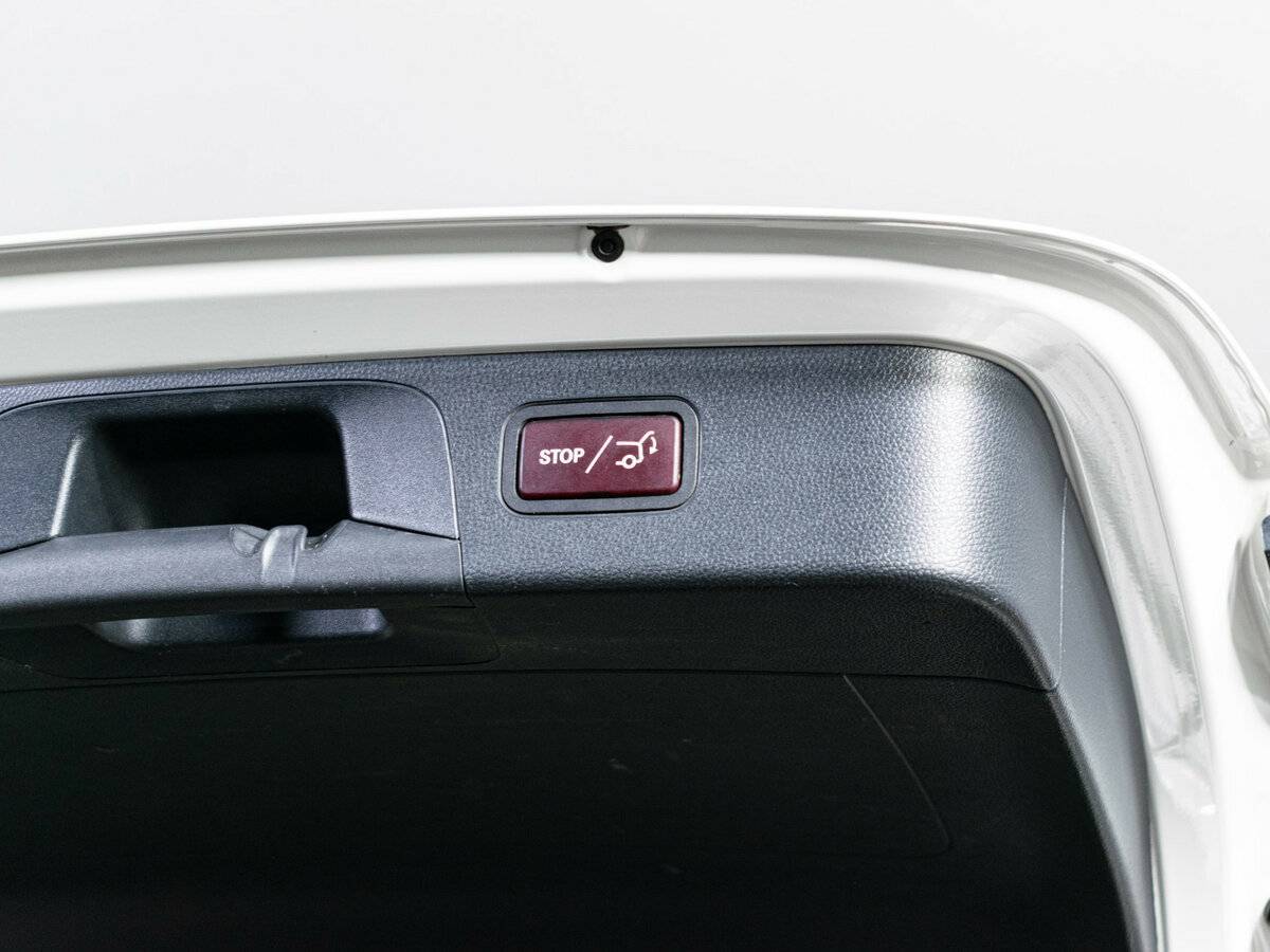 Купить Mercedes-Benz GLC 250 d, 2016, 105 363 км, фото №10