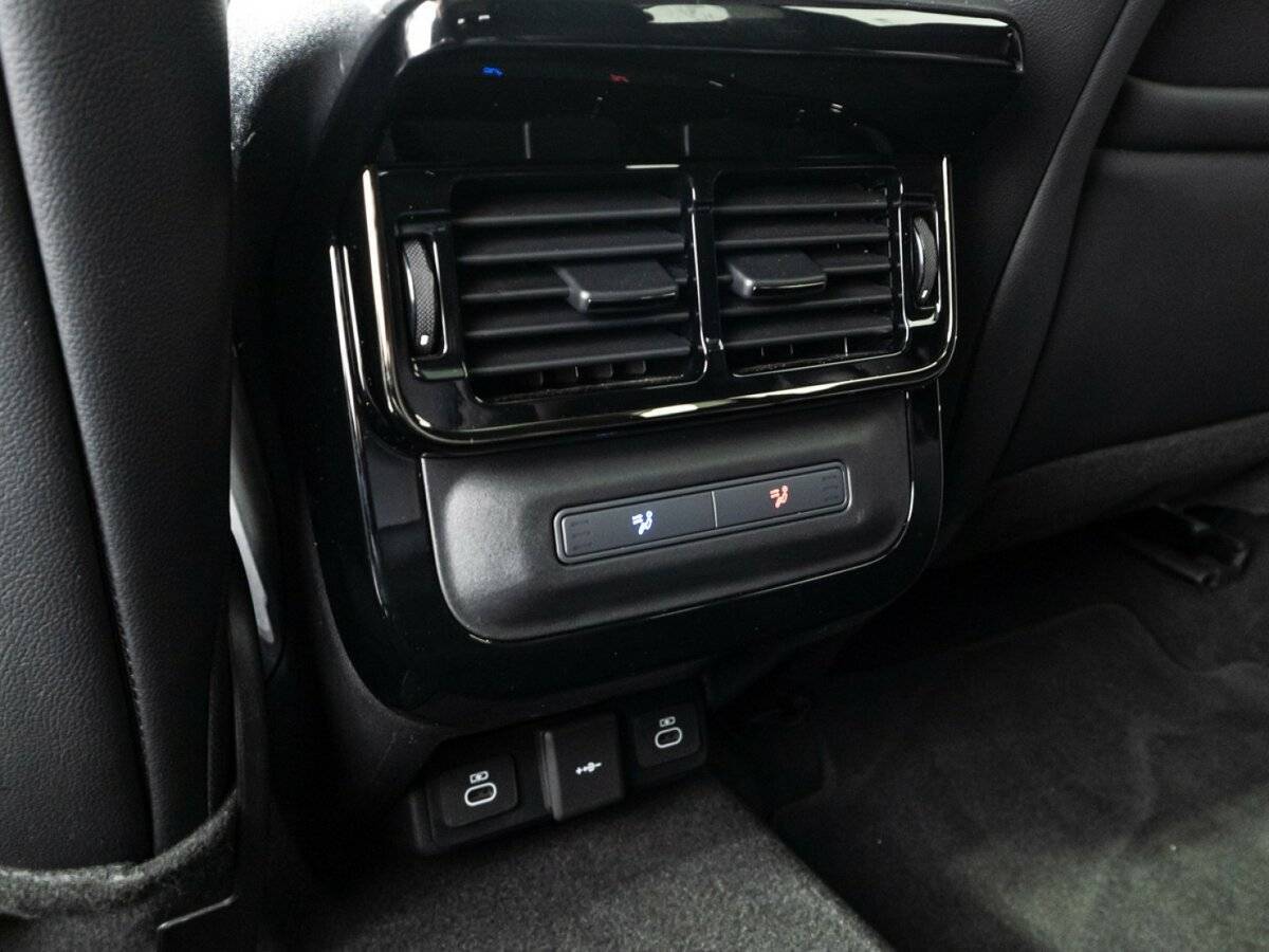 Купить Land Rover Range Rover Evoque P250 MHEV Long, 2024, 7 958 км, фото №28