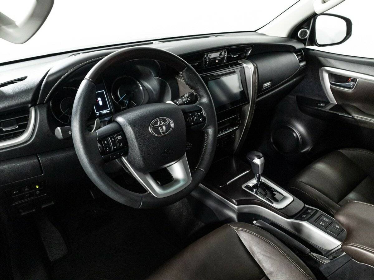 Купить Toyota Fortuner, 2017, 72 296 км, фото №11