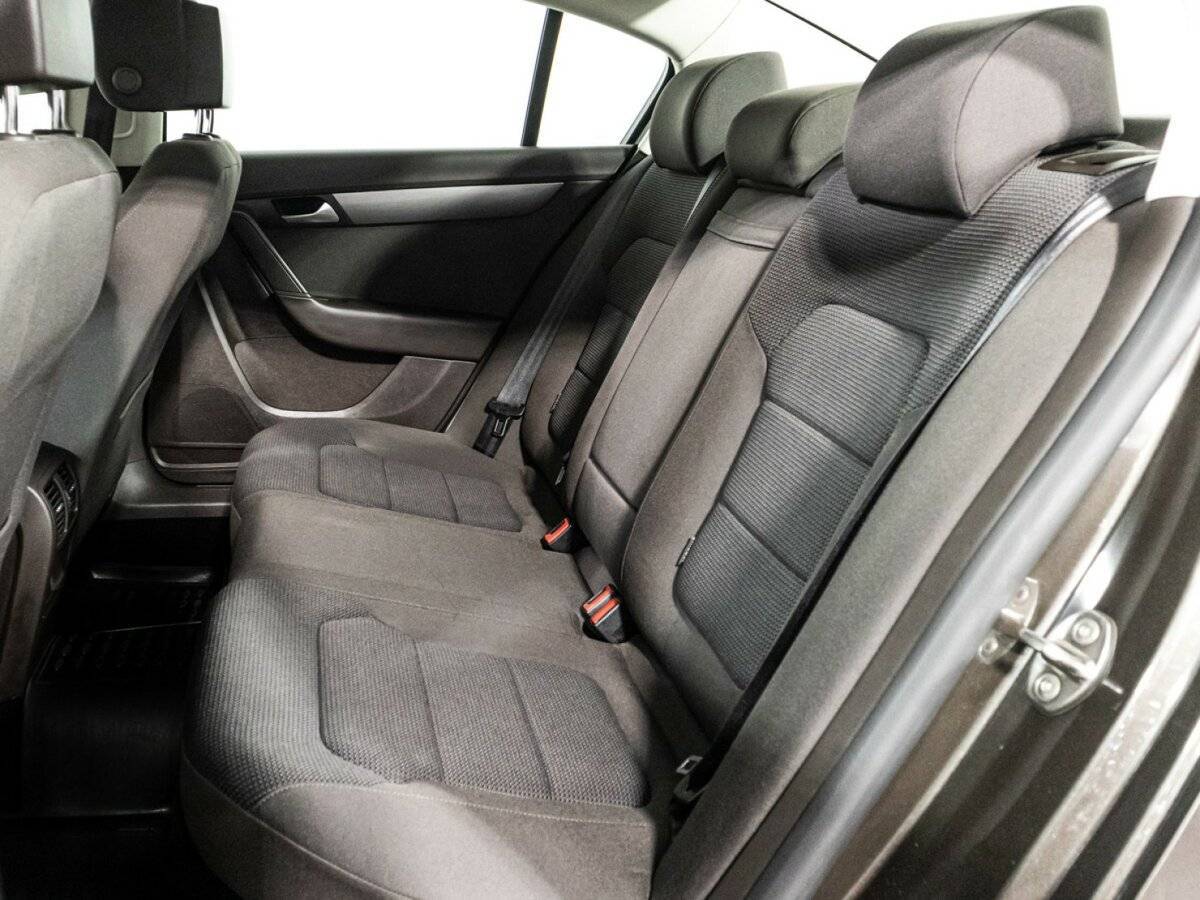 Купить Volkswagen Passat, 2011, 229 885 км, фото №10