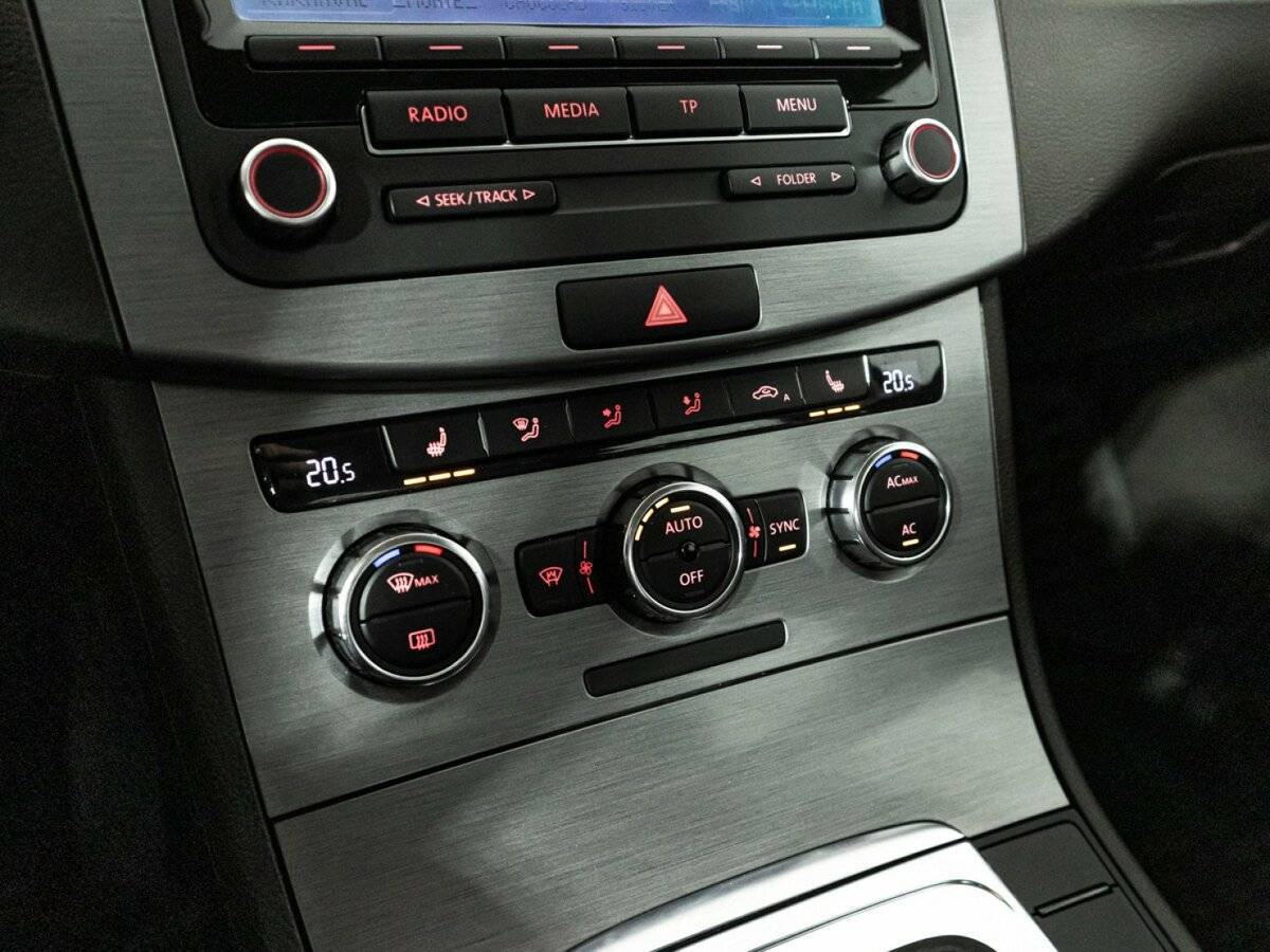 Купить Volkswagen Passat, 2011, 229 885 км, фото №17