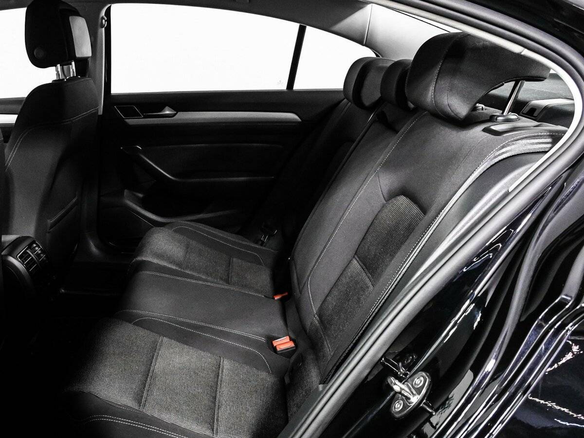 Купить Volkswagen Passat, 2018, 99 000 км, фото №14