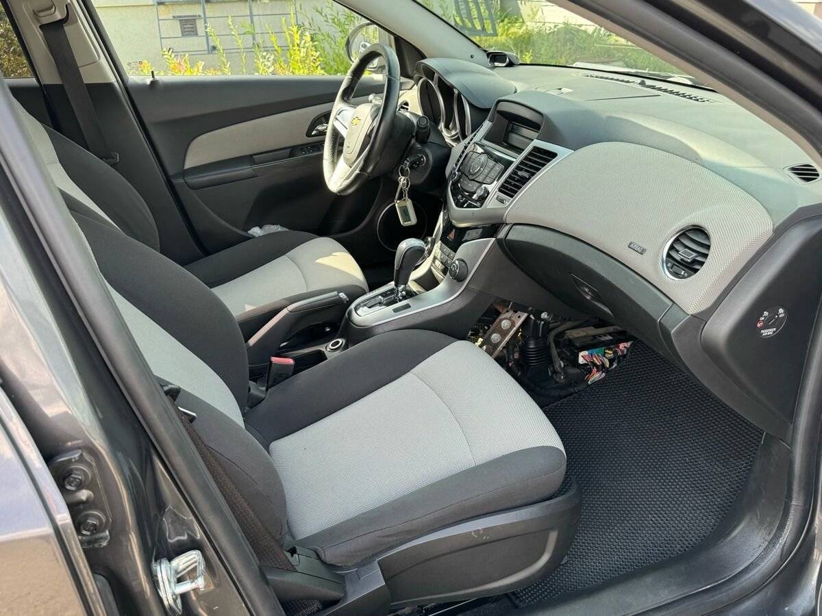 Купить Chevrolet Cruze, 2012, 162 509 км, фото №5