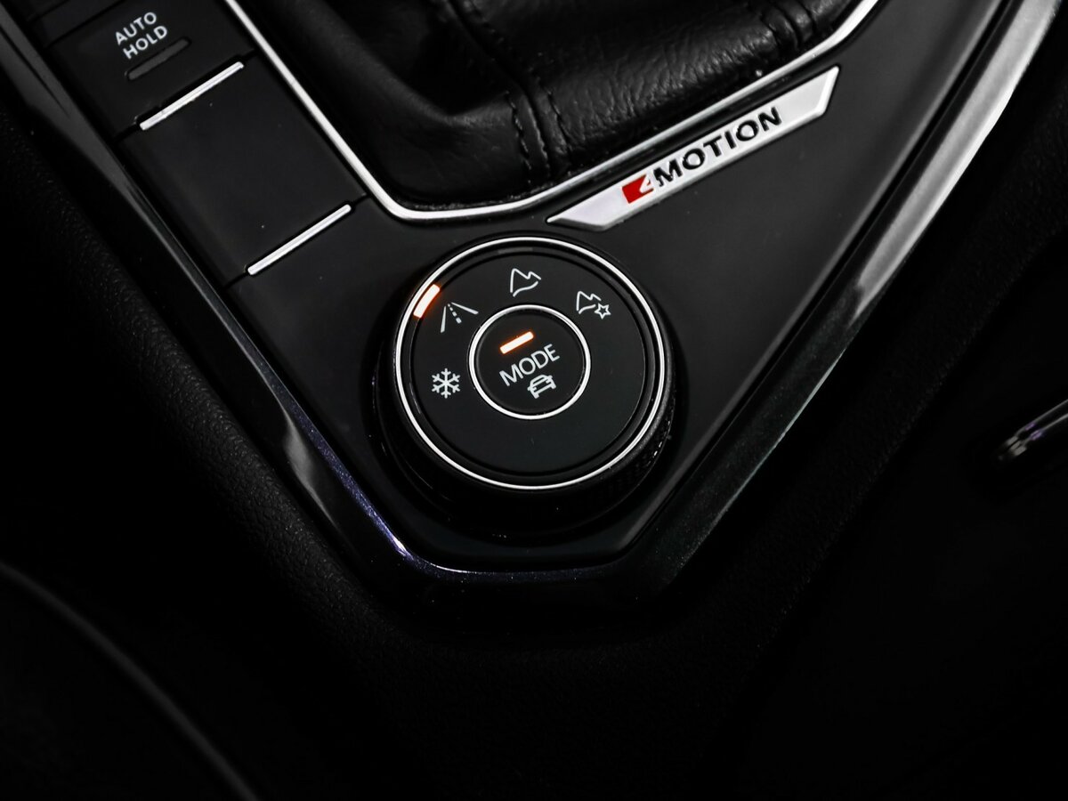 Купить Volkswagen Tiguan II Рестайлинг, 2020, 88 900 км, фото №17