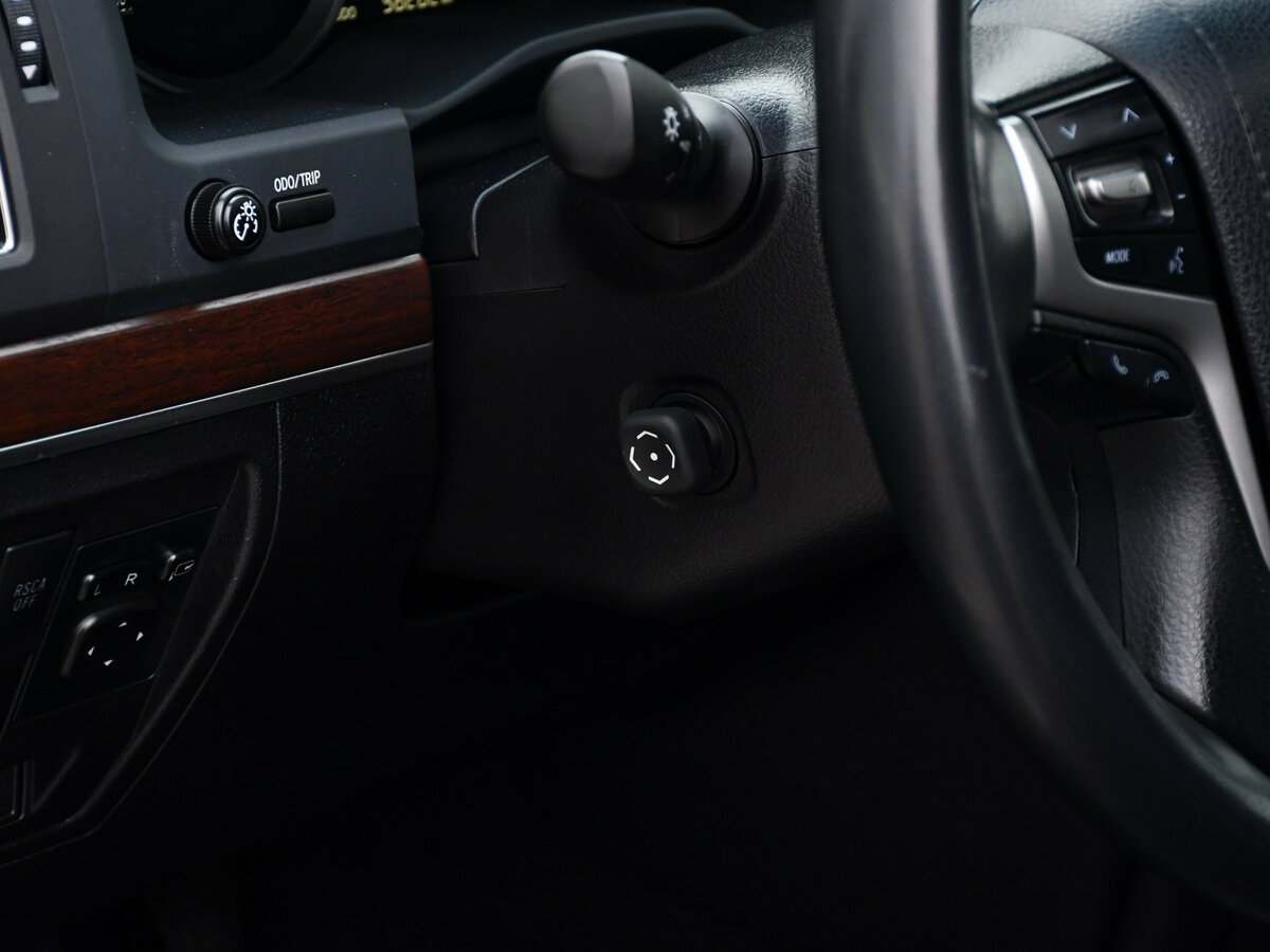 Купить Toyota Land Cruiser 200 Series Рестайлинг 2, 2017, 56 260 км, фото №21