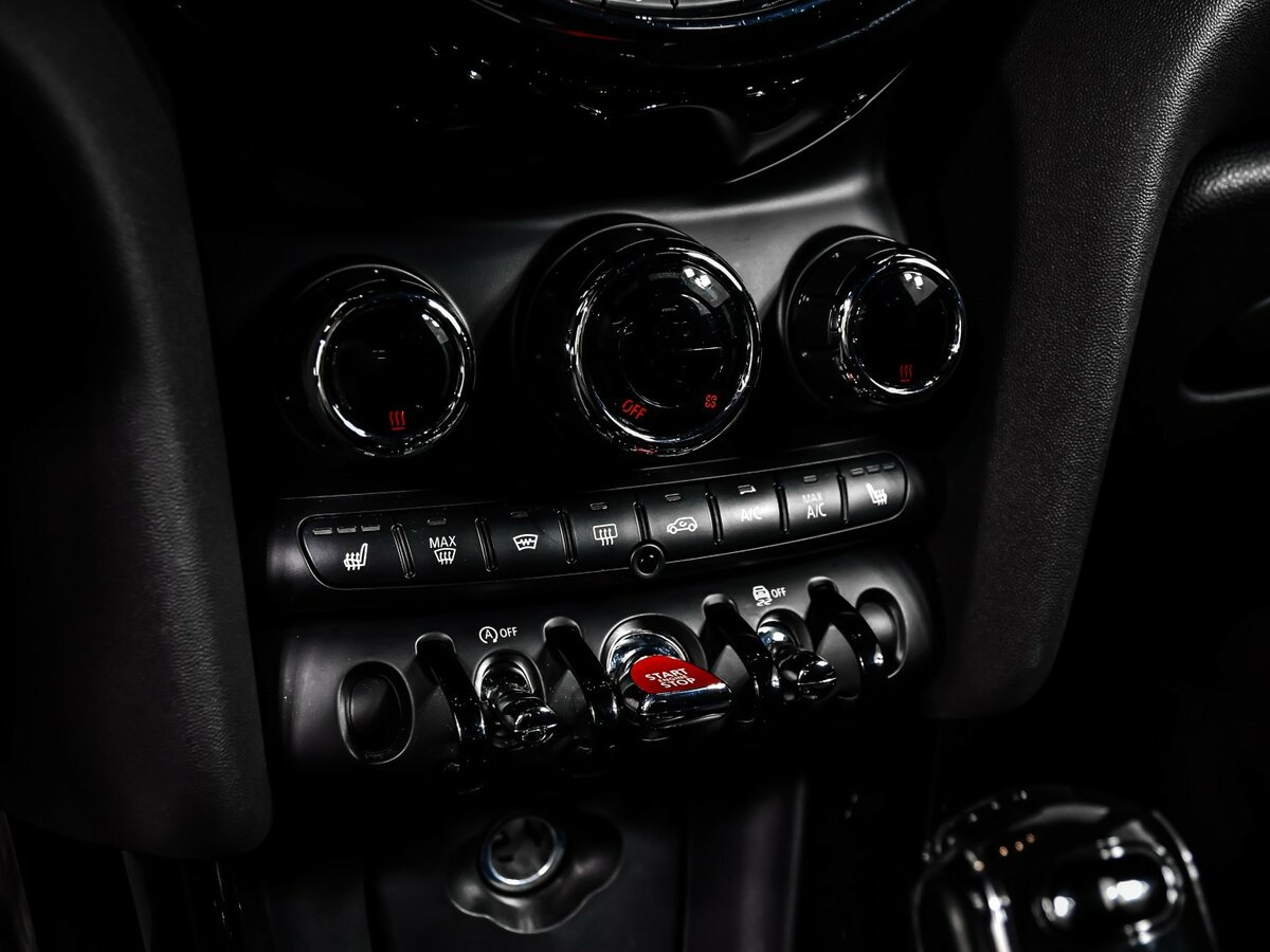 Купить Mini Hatch Cooper III (F55/F56) Рестайлинг, 2019, 61 305 км, фото №11