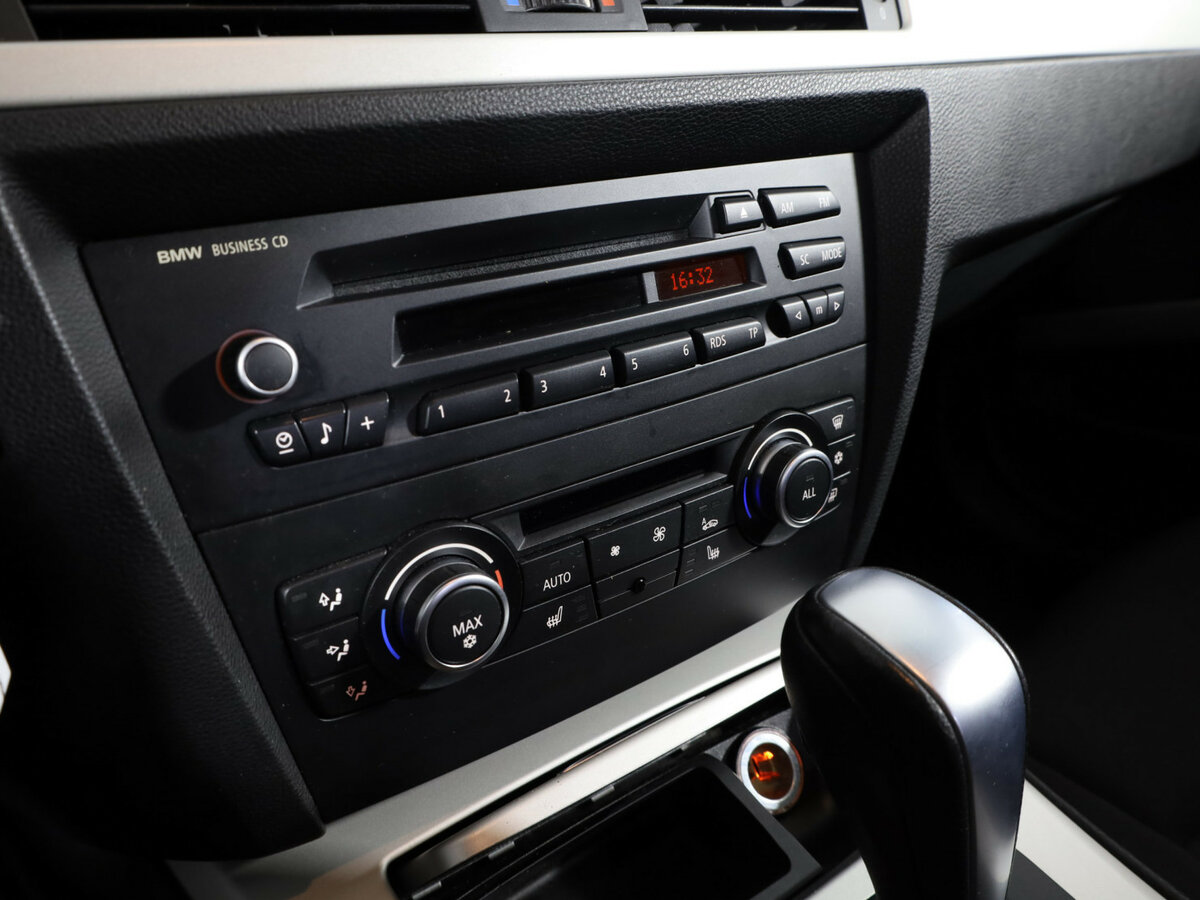 Купить BMW 3 серии 318i V (E90/E91/E92/E93) Рестайлинг, 2011, 195 850 км, фото №13