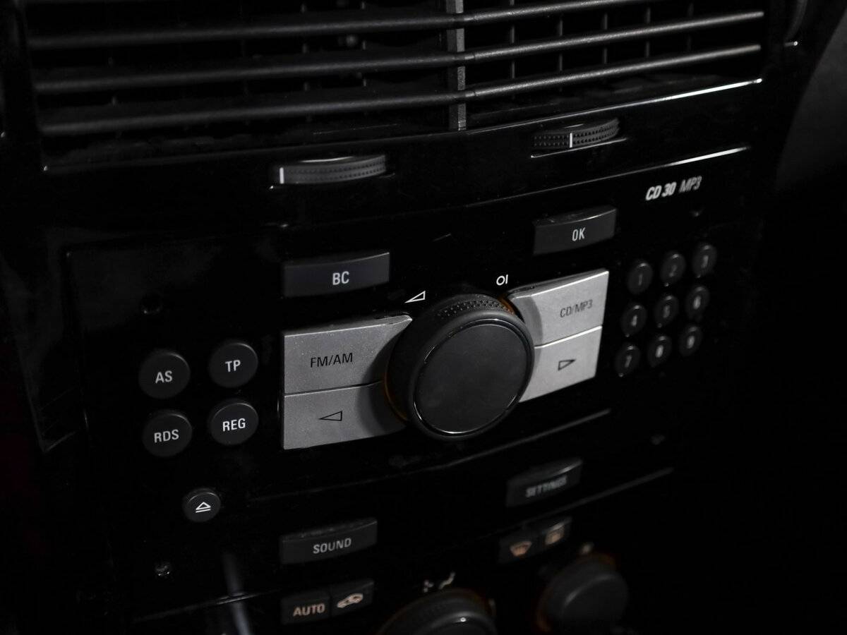 Купить Opel Astra GTC H Рестайлинг, 2008, 166 707 км, фото №17