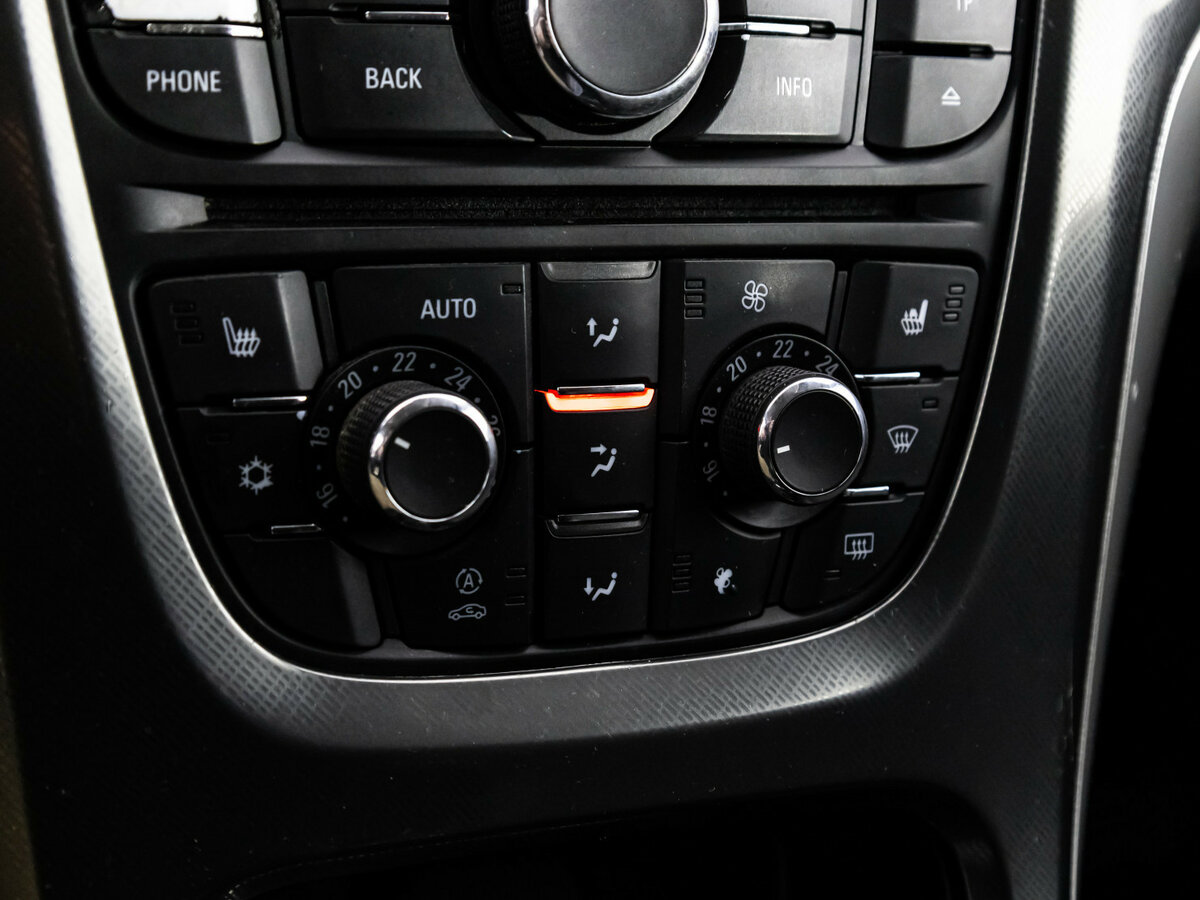 Купить Opel Astra J, 2010, 230 632 км, фото №11