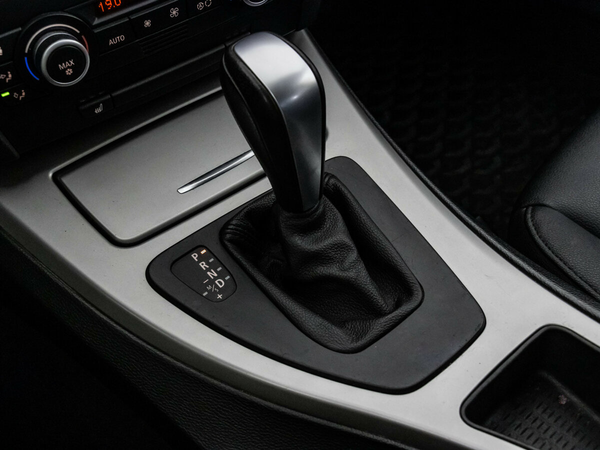 Купить BMW 3 серии 320i V (E90/E91/E92/E93), 2008, 180 341 км, фото №16