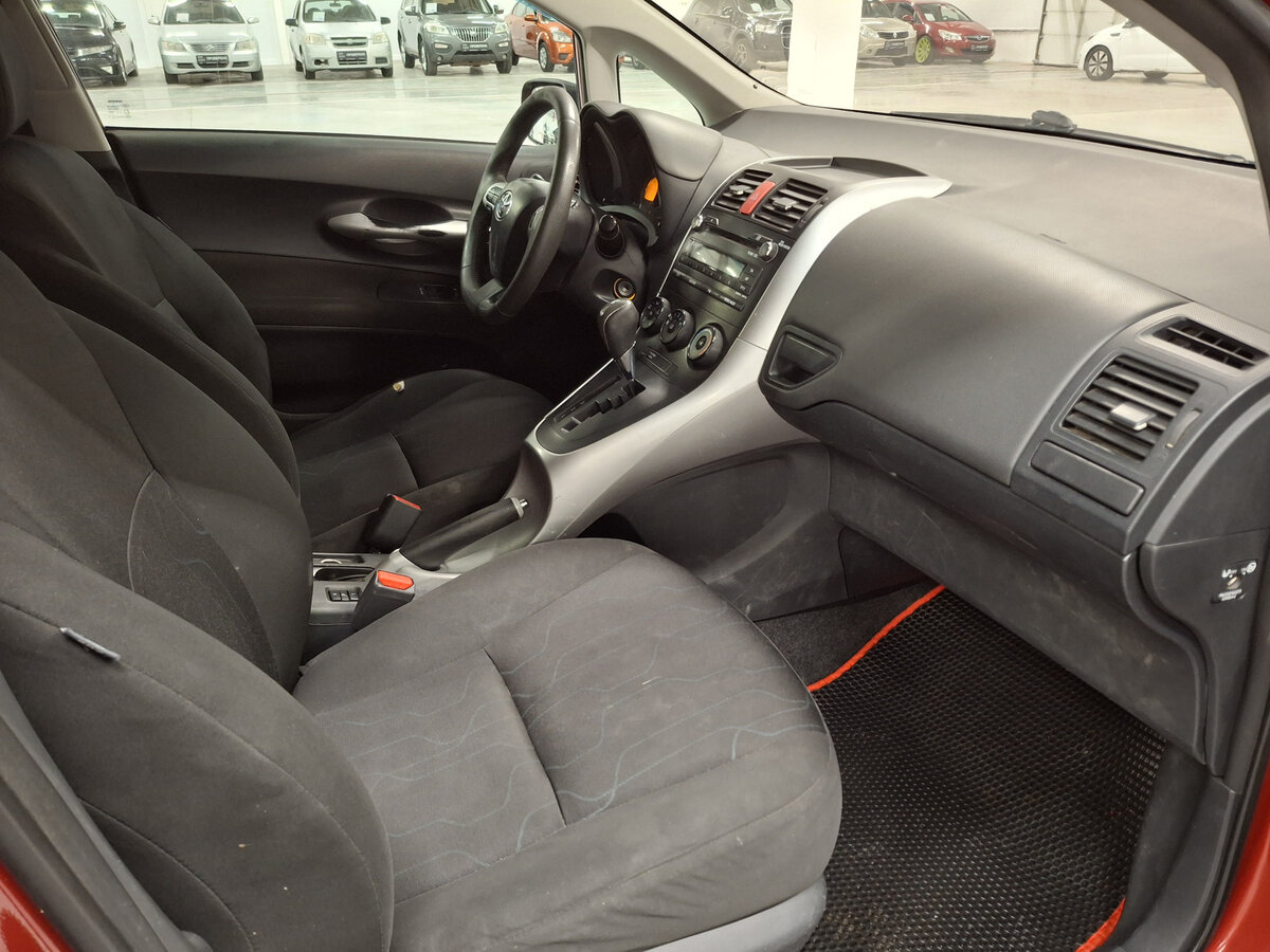 Купить Toyota Auris I Рестайлинг, 2010, 257 704 км, фото №11