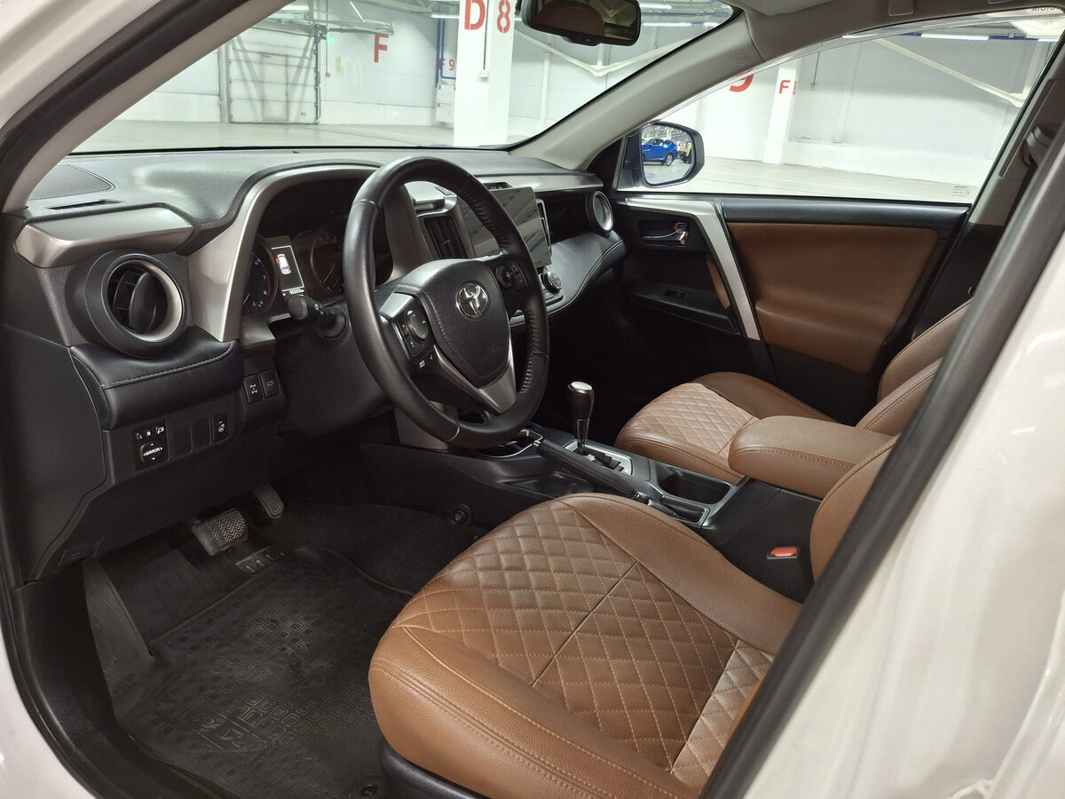 Купить Toyota RAV4 IV (XA40) Рестайлинг, 2017, 90 200 км, фото №16