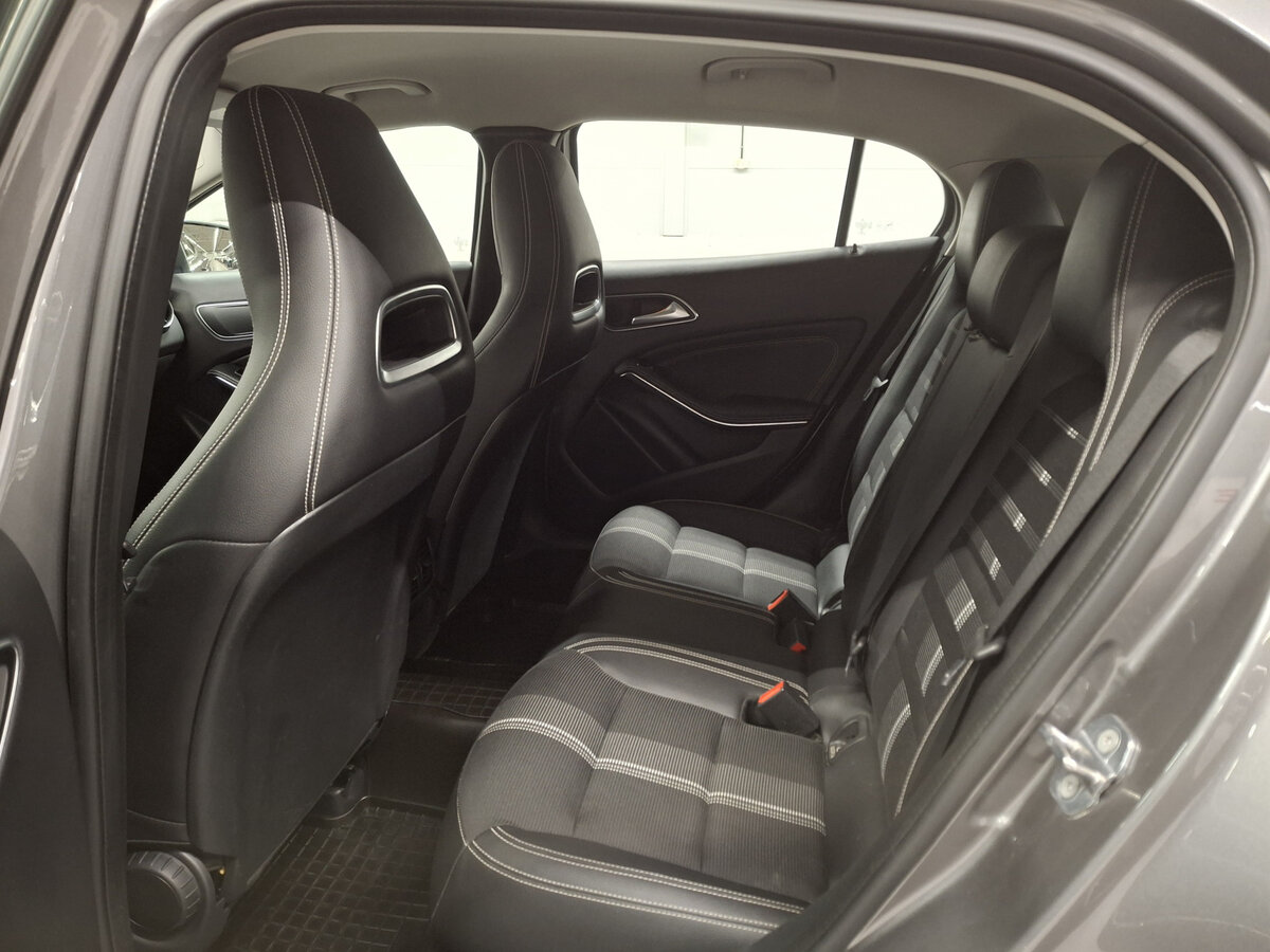 Купить Mercedes-Benz GLA 200 I (X156) Рестайлинг, 2018, 199 891 км, фото №12