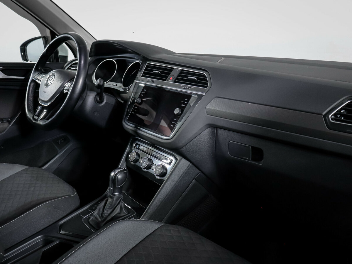 Купить Volkswagen Tiguan II, 2018, 69 500 км, фото №9
