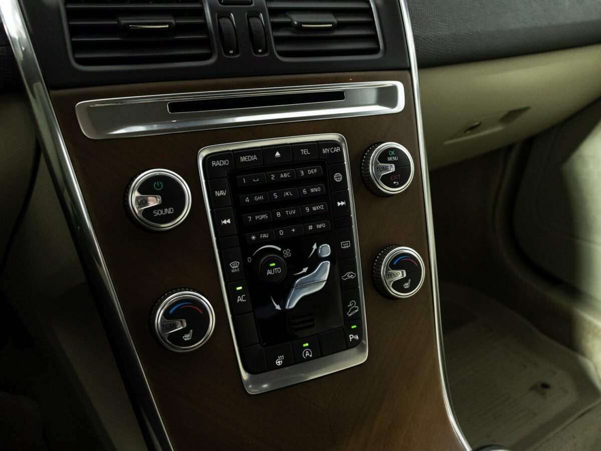 Купить Volvo XC60 I Рестайлинг, 2016, 85 724 км, фото №16