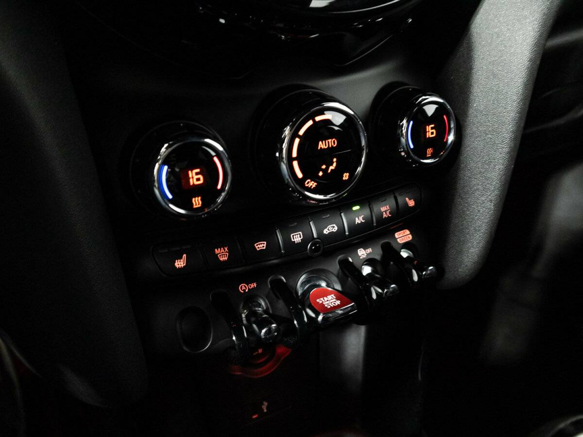 Купить Mini Hatch JCW III (F55/F56) Рестайлинг, 2020, 89 351 км, фото №17