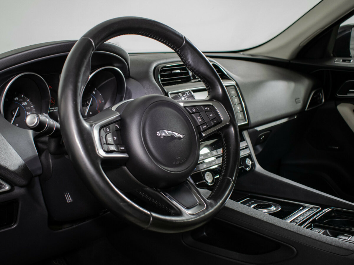 Купить Jaguar F-Pace I, 2017, 108 000 км, фото №13
