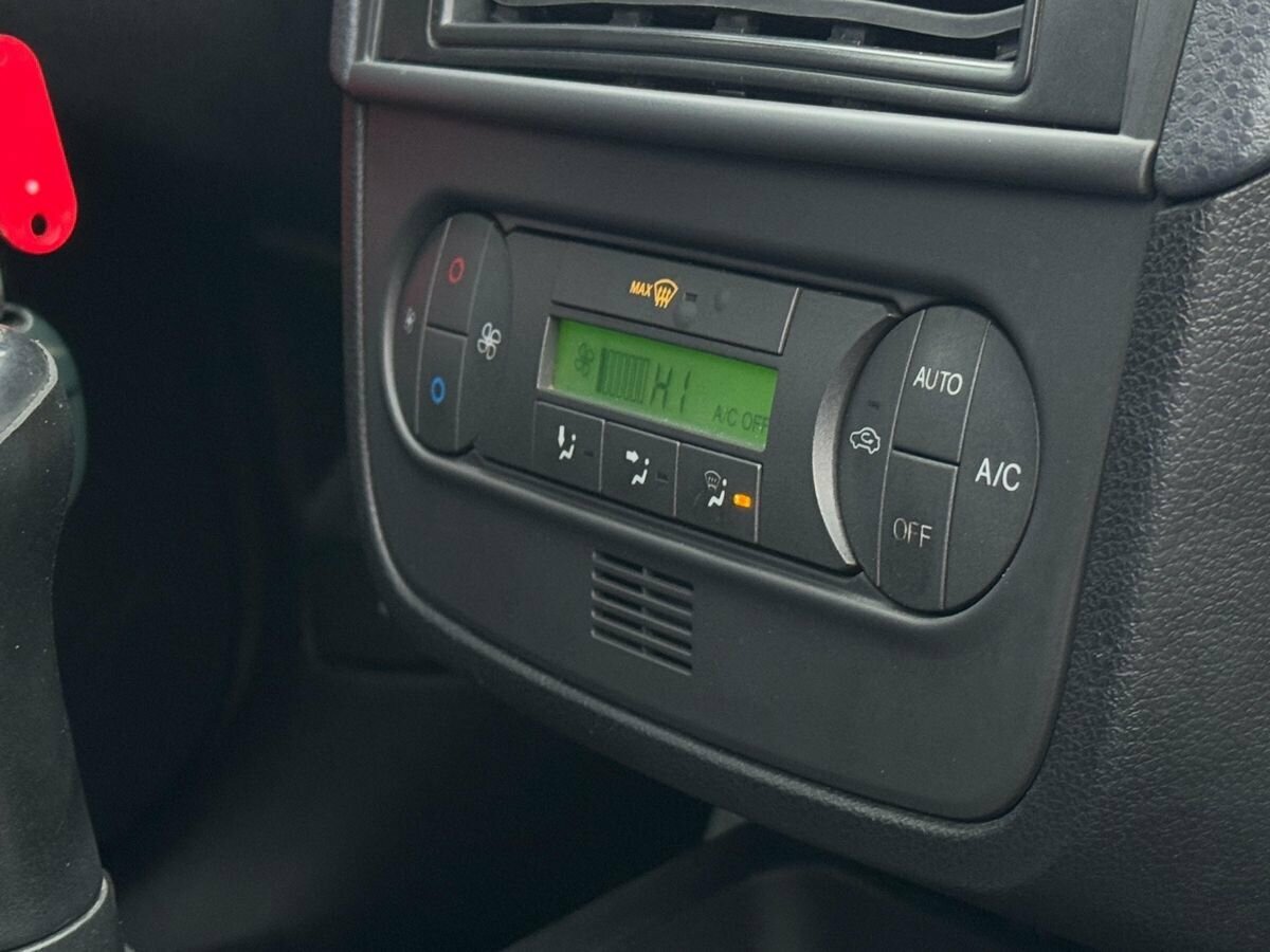 Купить Ford Fiesta Mk5, 2007, 190 121 км, фото №12