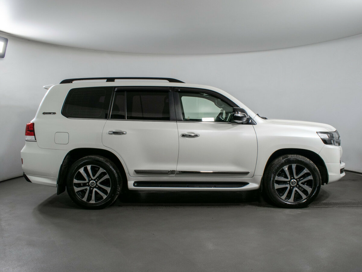 Купить Toyota Land Cruiser 200 Series Рестайлинг 2, 2017, 82 346 км, фото №4