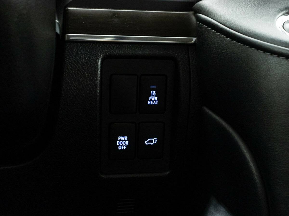 Купить Toyota Land Cruiser 200 Series Рестайлинг 2, 2017, 211 198 км, фото №21