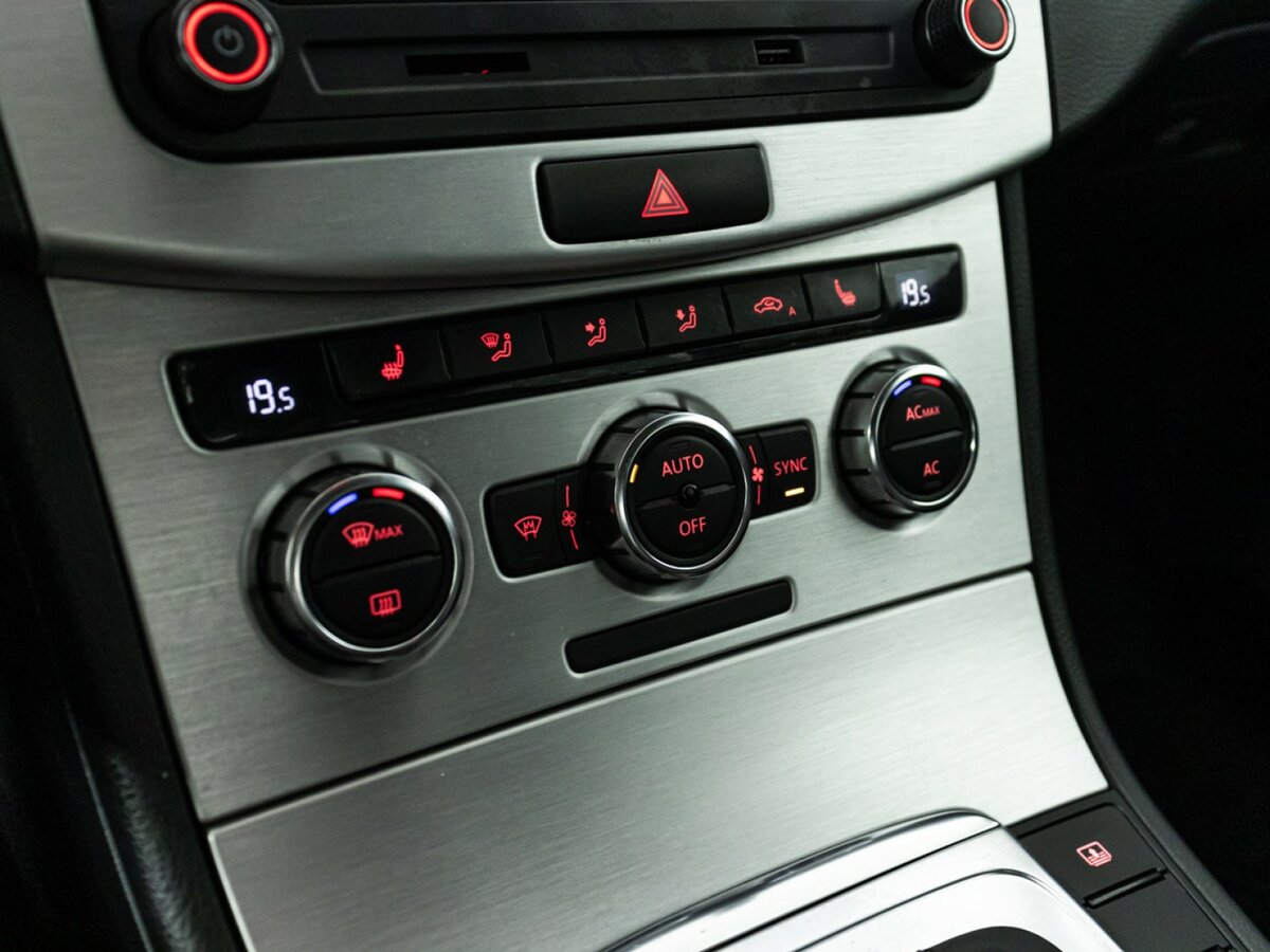 Купить Volkswagen Passat B7, 2011, 180 350 км, фото №16