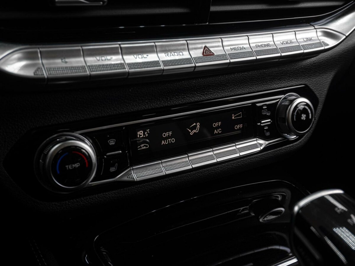 Купить FAW Bestune T77 I, 2023, 69 км, фото №17